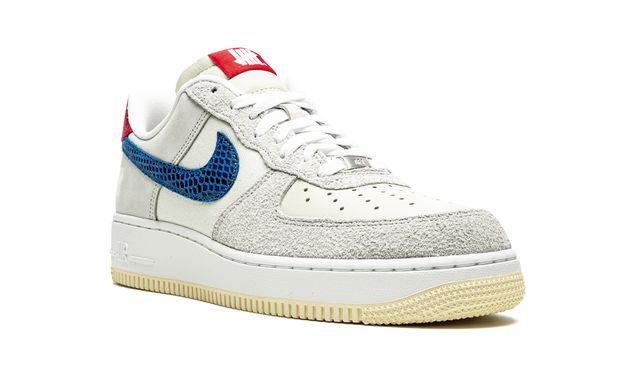 NK Air Force 1 Low SP Undefeated 5 On It Dunk vs. AF1
