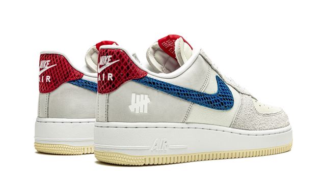 NK Air Force 1 Low SP Undefeated 5 On It Dunk vs. AF1