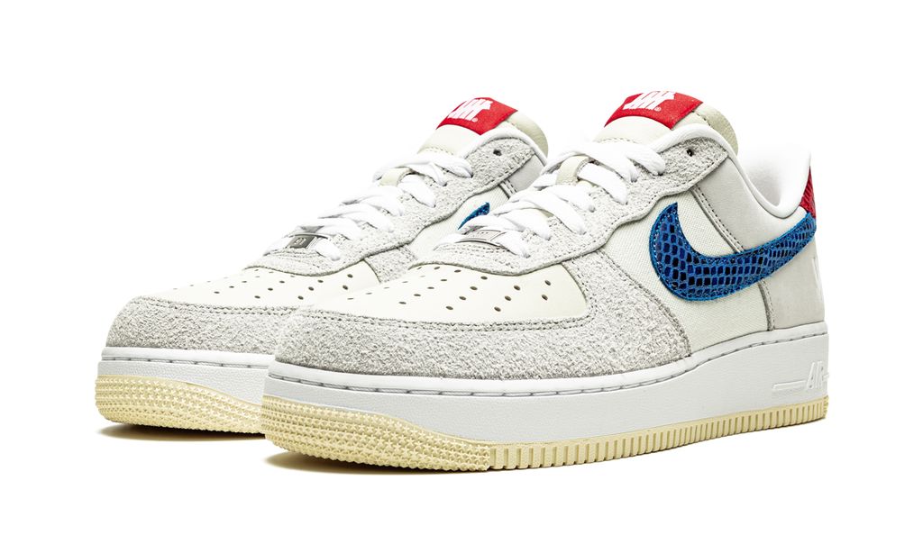 NK Air Force 1 Low SP Undefeated 5 On It Dunk vs. AF1