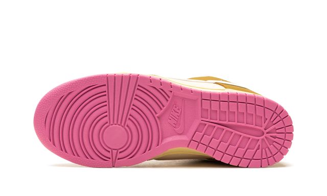 NK Dunk Bronzine Pink 