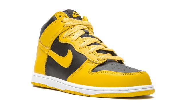 NK Dunk High Varsity Maize