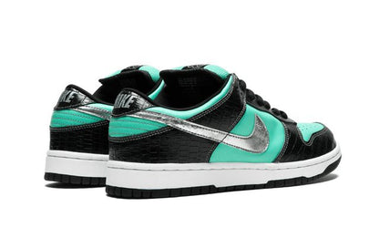 NK Dunk Low Diamond Supply Co.