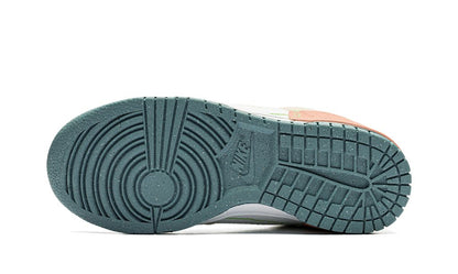 NK Dunk Low Disrupt 2 Easter