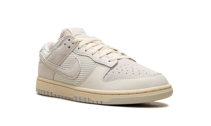 NK Dunk Low Light Bone