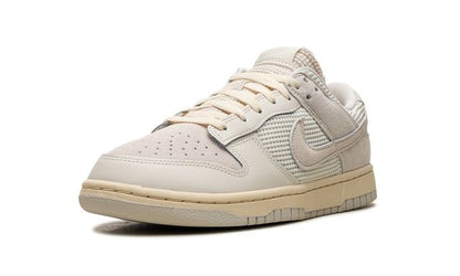 NK Dunk Low Light Bone