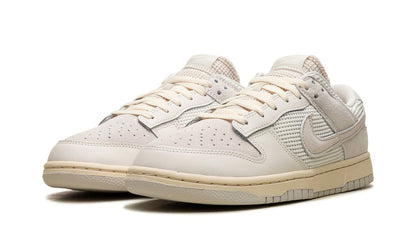 NK Dunk Low Light Bone