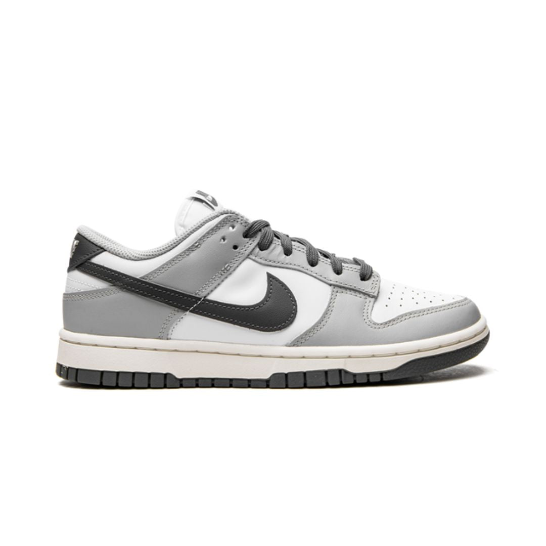 NK Dunk Low Light Smoke Grey