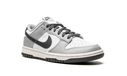 NK Dunk Low Light Smoke Grey