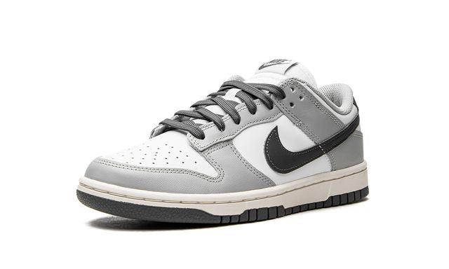 NK Dunk Low Light Smoke Grey