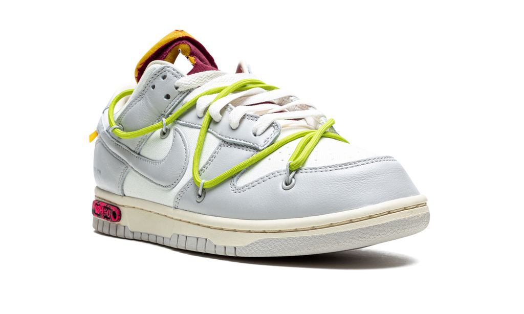 NK Dunk Low Off White Lot 08:50