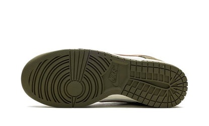 NK Dunk Low Premium Medium Olive Hemp