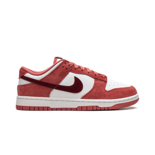 NK Dunk Low Valentine's Day (2024)