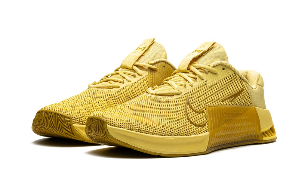 NK Metcon 9 Saturn Gold