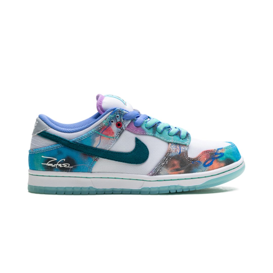 NK SB Dunk Low Futura Laboratories Bleached Aqua