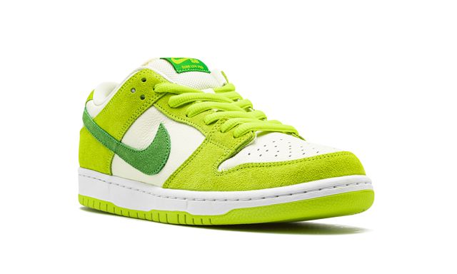 NK SB Dunk Low Pro Sour Apple