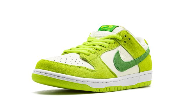 NK SB Dunk Low Pro Sour Apple
