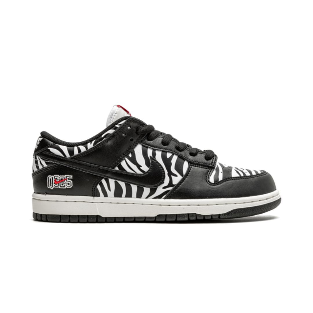 NK SB Dunk Low Quartersnacks Zebra