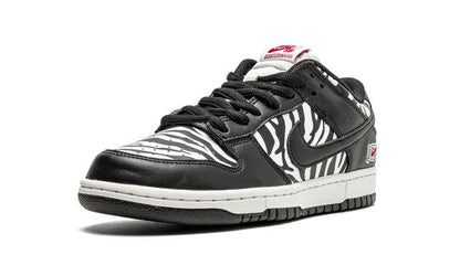 NK SB Dunk Low Quartersnacks Zebra