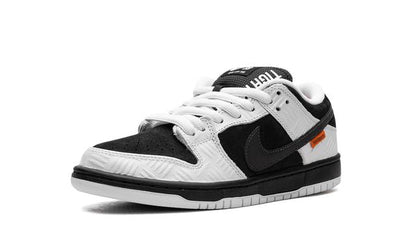NK SB Dunk Low TIGHTBOOTH