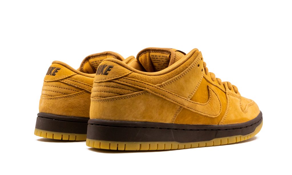 NK SB Dunk Low Wheat