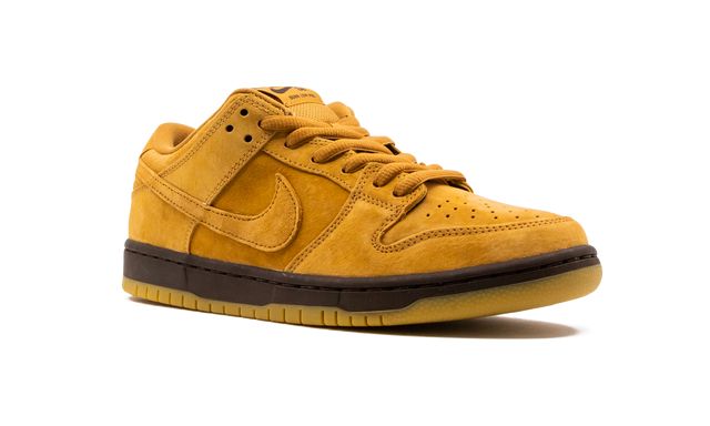 NK SB Dunk Low Wheat