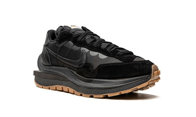 Gumă Neagră NK Vaporwaffle Sacai 