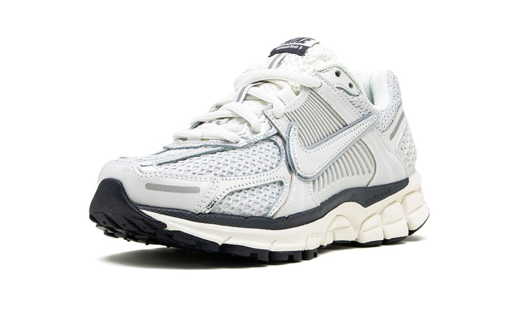 NK Zoom Vomero 5 Photon Dust Metallic Silver