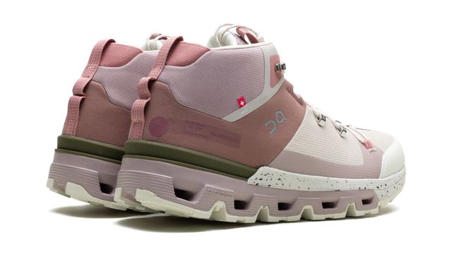 On Cloud Cloudtrax Rose Ivory