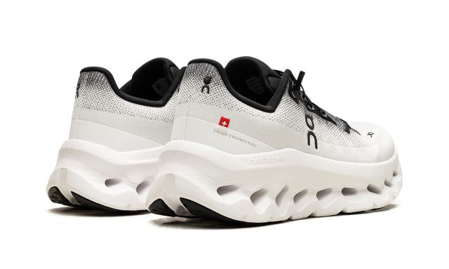 On Cloudtilt Black/Ivory