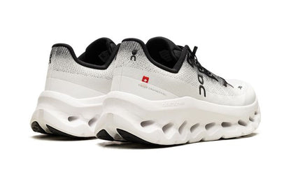 On Cloudtilt Black/Ivory