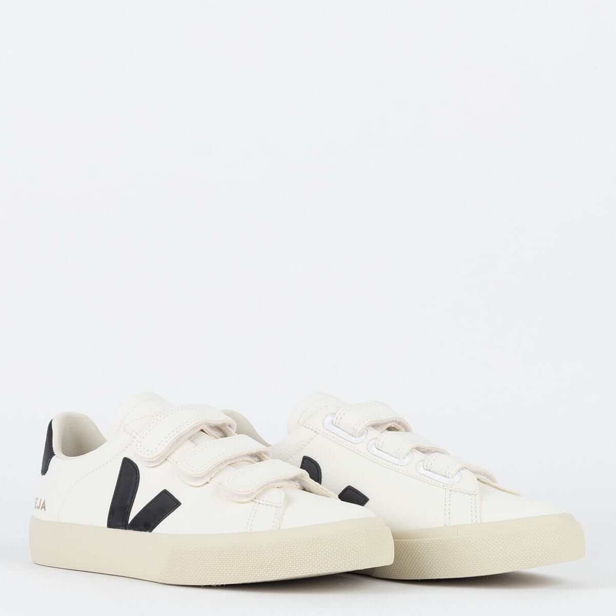 V Shoes Logo Chromefree Leather Extra White Black