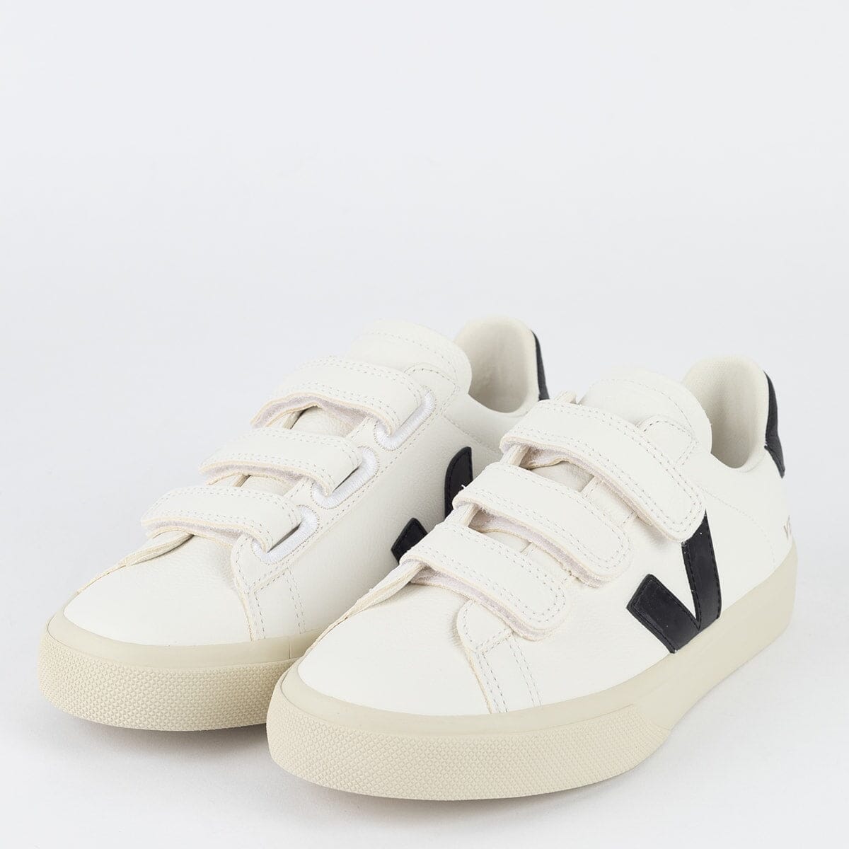 V Shoes Logo Chromefree Leather Extra White Black