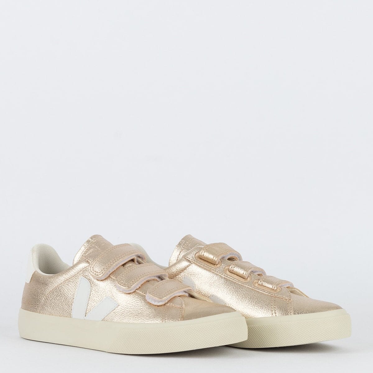 Pantofi V Logo, piele fără crom, alb platinat 